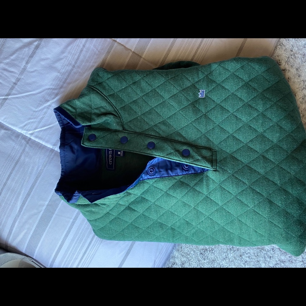 Crown & Ivy Quilted Pullover